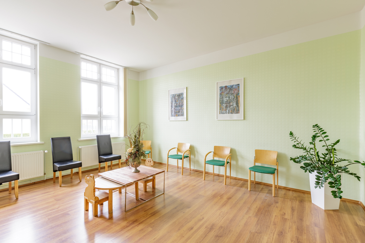 Wartezimmer-Hausarztpraxis-Dr-Susanne-Wegner